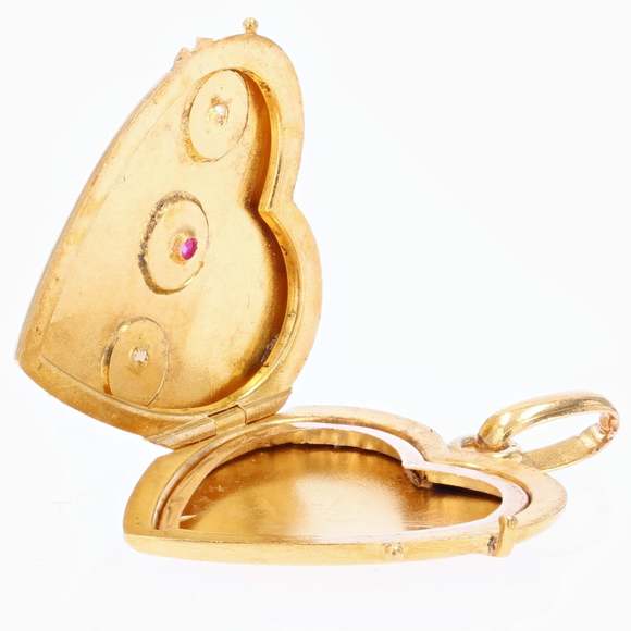 French 20th Century Ruby Natural Pearl 18 Karat Yellow Gold Heart Medallion - Picture 11 of 11